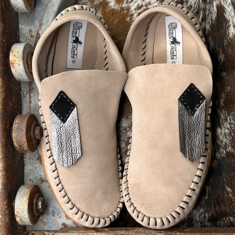 Tassel Dayworker (Size 9)